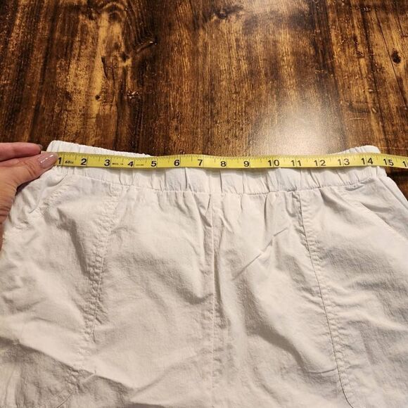 Urban Outfitters high waisted windbreaker shorts - Picture 5 of 7